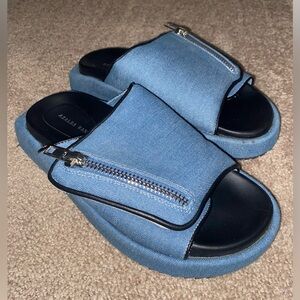 Denim slides with zipper